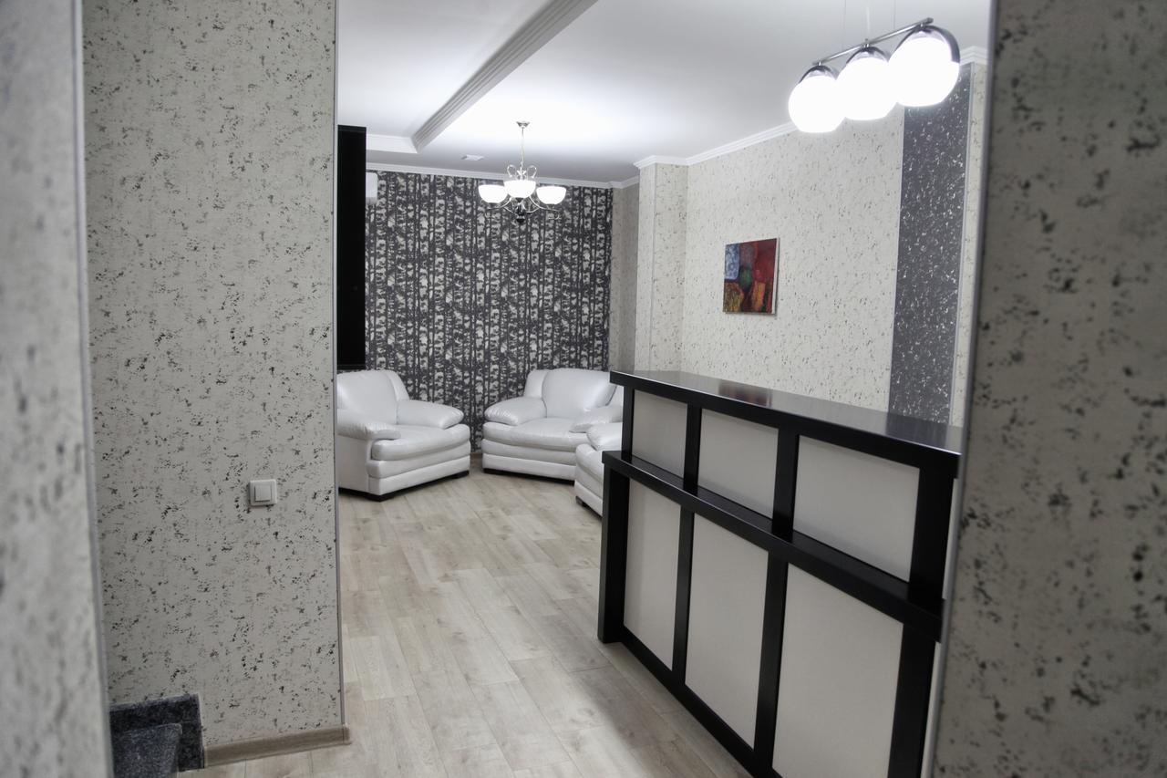 Hotel Four Brothers ティビリシ エクステリア 写真