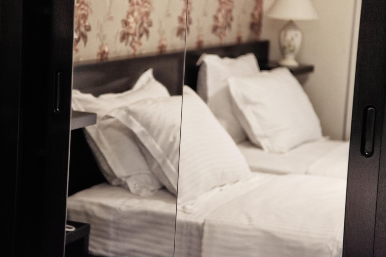 Hotel Four Brothers ティビリシ エクステリア 写真